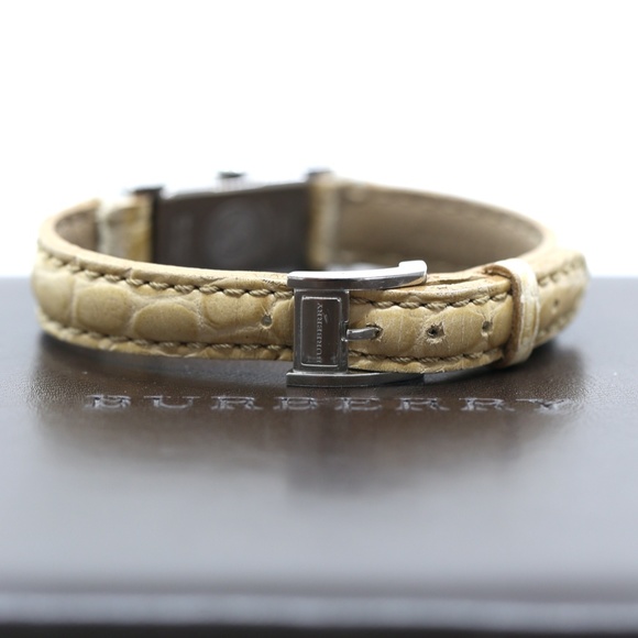 Burberry Mother Of Pearls Face Roman Letters Watch - Picture 10 of 14